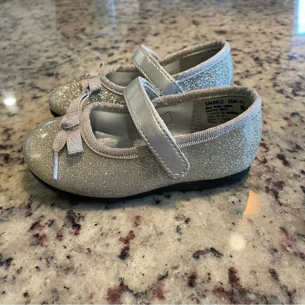 Baby girls sparkly maryjanes size 5